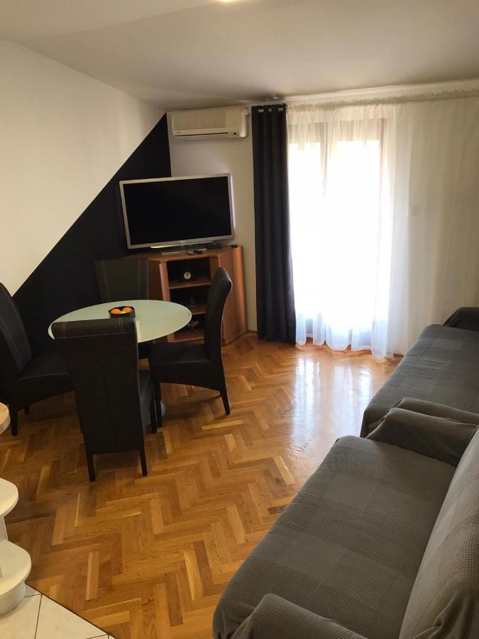 Apartman Jumic Малинска Екстериор снимка